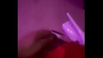 _tre à Quatre Pattes Aux Pieds D_un Mec, S_ Avec Sa Queue Et De Faire Traiter De Pute : Le Bonheur