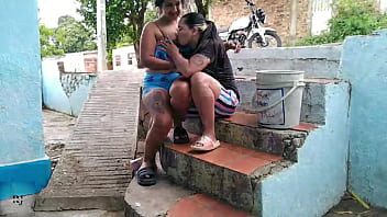 Me Doy Cuenta Como Me Mira La Vecina Y La Seduzco Para Cogermela Parte 1