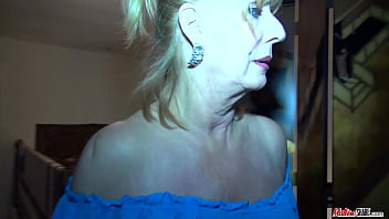 Sexy Mature Woman Filmed When Fully Naked Into The Bathroom