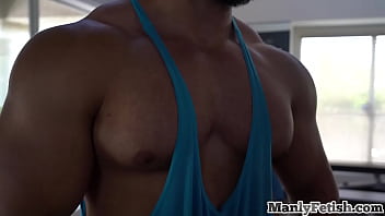 Muscles Fetish Twink Barebacked By Massive Hunk From The Gym