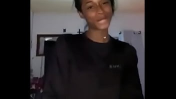 Pretinha Mamando Tudo