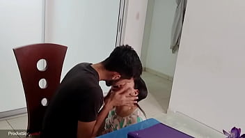 Llega Mi Esposo Estresado Del Trabajo, Lo Desestreso Poniendo Su Verga En Mis Tetas Se Lo Chupo Y Follamos Bien Delicioso