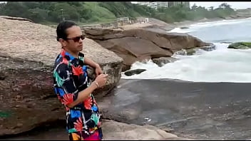 No Arpoador Rj Admirando A Visual Entre A Maresia Do Mar