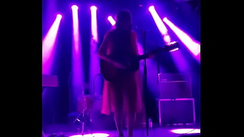 She With 5 Lez At Least