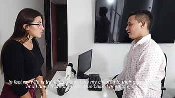 Secretaria Le Lame El Culo Y Chupa La Polla Al Jefe Para Que No La Saquen De La Empresa - Camila Mush