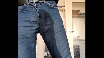 Gaste85 – Peeing-in-jeans, Wetting-jeans, Wetting-floor, Peeing-in-my-apartament – Unknown – 2025 – Amazing – Show – Video 1012494