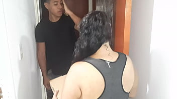 Le Chupo La Polla Al Repartidor