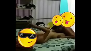 Barbeiro Maduro Depilando E Chupando Pau Do Novinho Discretao