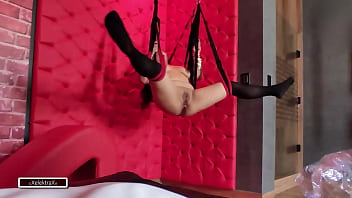 Me Escapo Con El Novio De Mi Amiga Y Me Folla El Culo Intensamente Mientras Estoy Colgada En El Aire