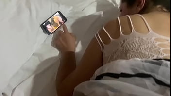 Esposa Gostosa Rabuda Assistindo Homenagem E Gozando De Quatro