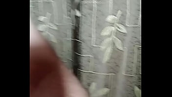 Crossdresser Liseth Muy Sensual Con Pantimedias, Se Desnuda Y Masturba Su Pene Con Condon.