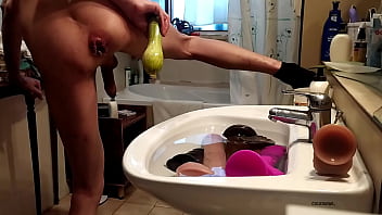 Anal Squirting Orgasms Huge Toys