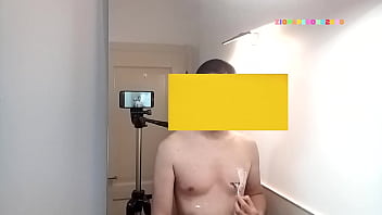 Ziopaperone2020 – Listening To Jazz, I Shave My Beard, Armpits, Chest And Slather On Moisturizer.