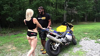 Nadia White Jump Off The Bike And Sucks Don Whoe ‘ Thick Cock Superhotfilms