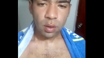 Joven Excitado Por Un Pene Urgente!