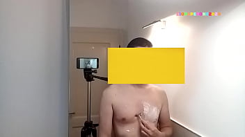 Ziopaperone2020 – I Shave My Chest, First With An Electric Razor And Then With A Razor Blade