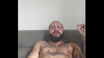 Tarde No Sofá Relaxando