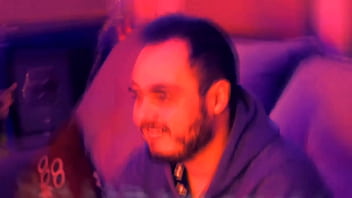 Novinho Calvo Falando Sobre Prostitutos Asiaticos Enquanto Se Irrita Com Mario