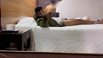 Infiel Avisa Que Trabajará Horas Extras Mientras Coge Conmigo