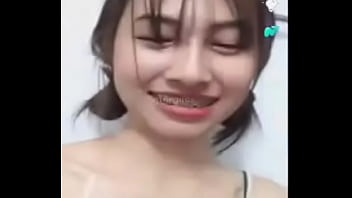 กระหรี่ม.ปลายใจแตก เงี่ยนไลฟ์โชว์นม (Morefxxn)