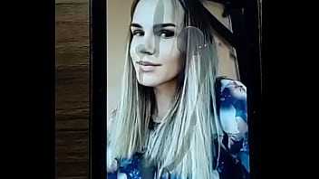 Cumslut Nika Gets A Facial Load