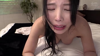 アラフォー巨乳妻が結婚12年目にして初めての火遊び！年下同僚に口説かれ社用車でスリル満点のフェラ抜き_ホテル連れ込み公開オナニー！熟れた身体を震わせ大量潮吹き！「イケナイことして興奮して_変態ですか？私」