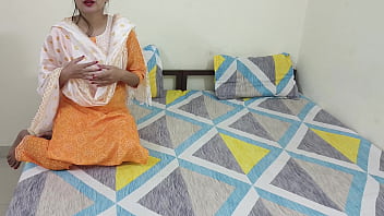 Saara Ki Chut Me Zarne Se Land Ka Pani Chhoda Andar