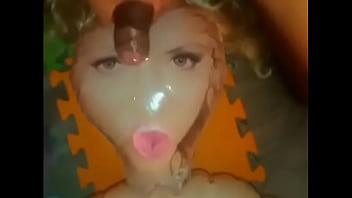 Eyaculación Facial A Mi Muñeca Inflable