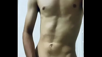 Flaco Nuevo Pajeandose Solo