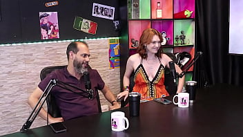 A Esposa Só Tem Orgasmo Com Um Vibrador, E Eles Abandonaram A Vida Normal Pra Mexer Com A Sexualidade - Reh Queen E Kstro (sheer/red)