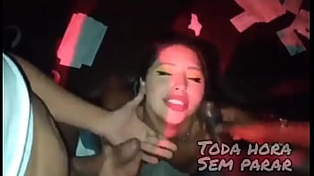 Gang Bang Com A Novinha. Tomou Leite De Todos
