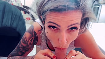 Contratei Uma Diarista E Acabei Batendo Punheta Pra Ela Escondido !