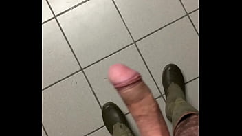 Une Queue Bien Raide