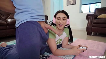 Freeuse Fuck With Hot Gamer Roommate / Reality Kings / Download Full From Rkfull.com/fre