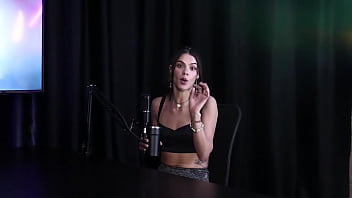 O Físico Não Importa, Prefere Um Homem Intelig_nte, E Se Transar Com Um Ruim, Ela Goza Batendo Siririca, E Com Squirt… – Debora Andrade (sheer/red)