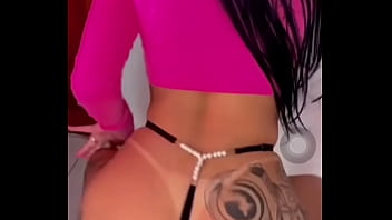 Novinha Gostosa Dançando Funk De Fio Dental Preto