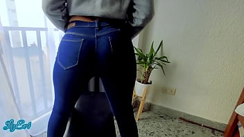 Festejando El Cumplea_os De Mi Amigo!! Le Doy Su Regalo Preferido