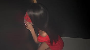 Novinha Transa E Chupa Na Glory Hole Da Casa De Swing