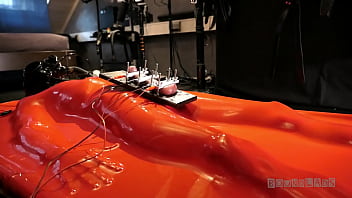 Boundlads – Vacbed, Estim, Cbt