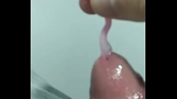 Meto Por Mi Uretra Un Cilindro De Costura