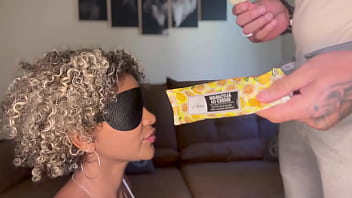 Enganei Minha Melhor Amiga No Jogo De Adivinhar O Gosto. Fiz Ela Chupar Minha Rola Até Sair Leitinho. Izadora Lina