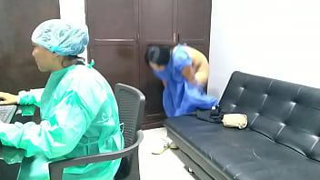 Me Hace El Chequeo De Rutina La Ginecóloga Y Esta Vez No Se Que Tenia Que Estaba Tan Cachonda Y Me Comienza A Lamer El Coño