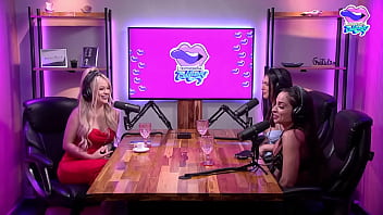 A Gostosa Mostrou Todo Seu Exibicionismo