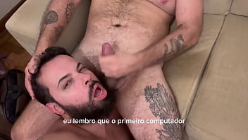Homem barbudo chupa 41 paus -12_ e 13_ mamada – Vídeo completo no RED