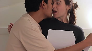 Roommates Role-play The Scene Of The Princess And The Commoner