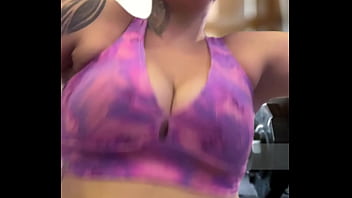 Eu Na Escada Da Academia Subindo Ela Com Minha Buceta Toda Molhada Escorregando Em Minhas Pernas Não Aguentei De Tanto Tesão!