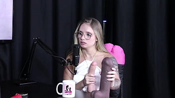 Loira Safada Fala Das Suas Técnicas De Bater Punheta, E Chupa Um Pau – Naty Varga (sheer/red)