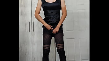 Sofiacolin – Manchando El Piso Con Vestido Negro