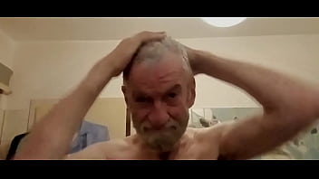 New Hairstyle – Neue Frisur