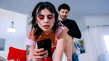 Bffs Having Some Freeuse Fun Before Heading Out For An Party - Fuckanytime
